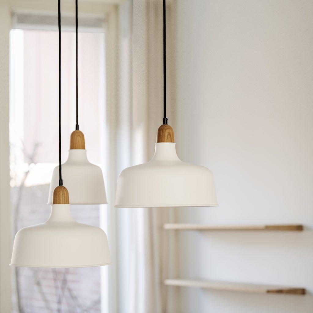 brokis_shadows_hanglampen_set_massief_eiken_fitting_witte_kap_en_massief_houten_wandplanken_ellen_herber