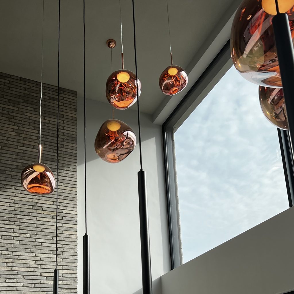 ellen_herber_interieurontwerp_luxe_energie_neutraal_vila_tom_dixon_melt_hanglamp